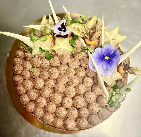 le-restaurant-terminus-senas-vous-propose-sont-gateaux-poire-chocolat-pour-feter-votre-anniversaire-sur-place-ou-a-emporter.jpeg